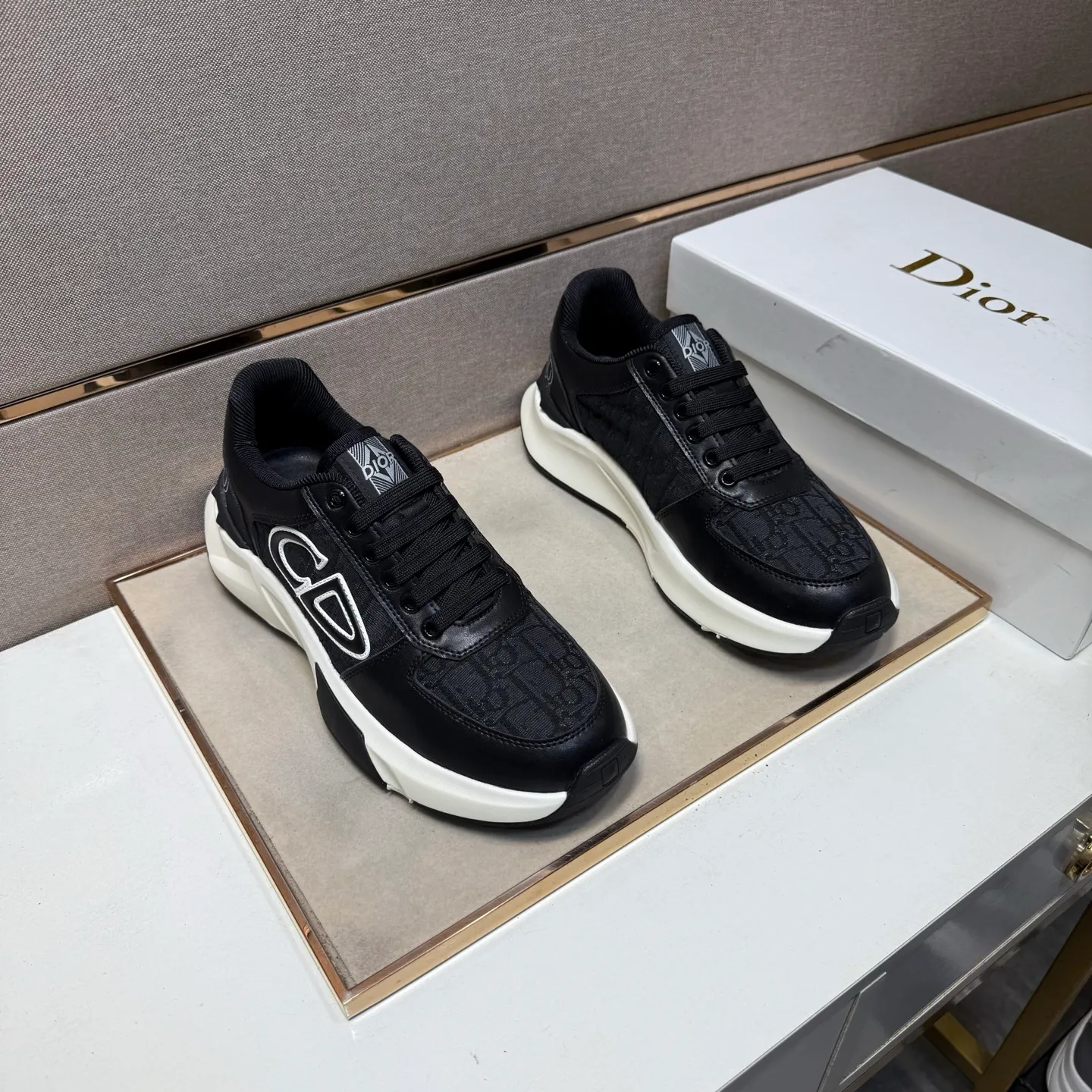 ⬛️Men's shoes💰p442 [Dior~] Men's casual shoes 2025z cabinet sales simultaneously 🔶Size: 38-44#️⃣ 🔷2 colors🔜The upper is made of multi-material splicing➕Mesh lining, comfortable and breathable, sole: original comfortable and wear-resistant outsole, ⚠️real thing📱photographed🎬real thing is better📢📢📢